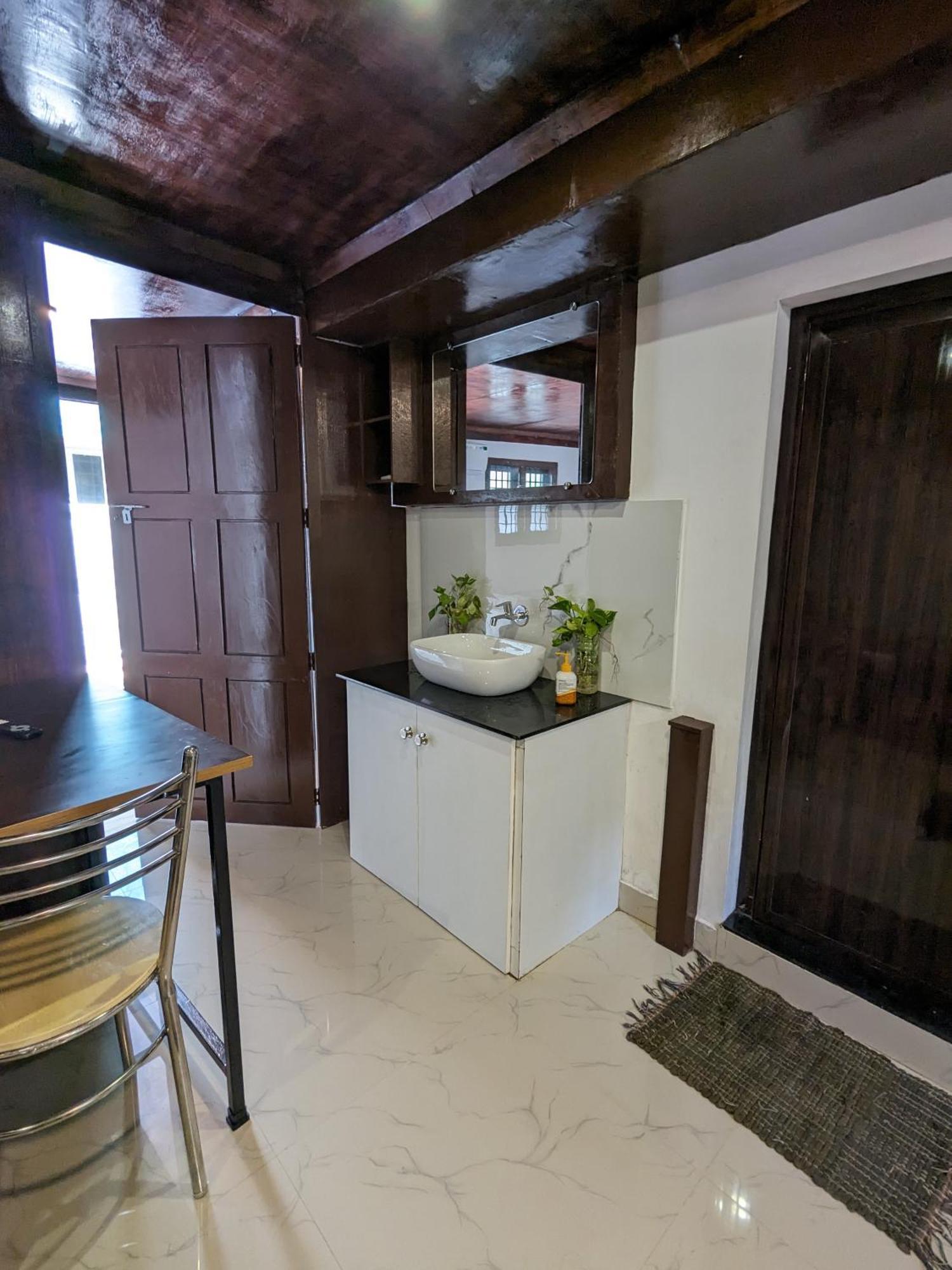 Budget Home Kochi エクステリア 写真
